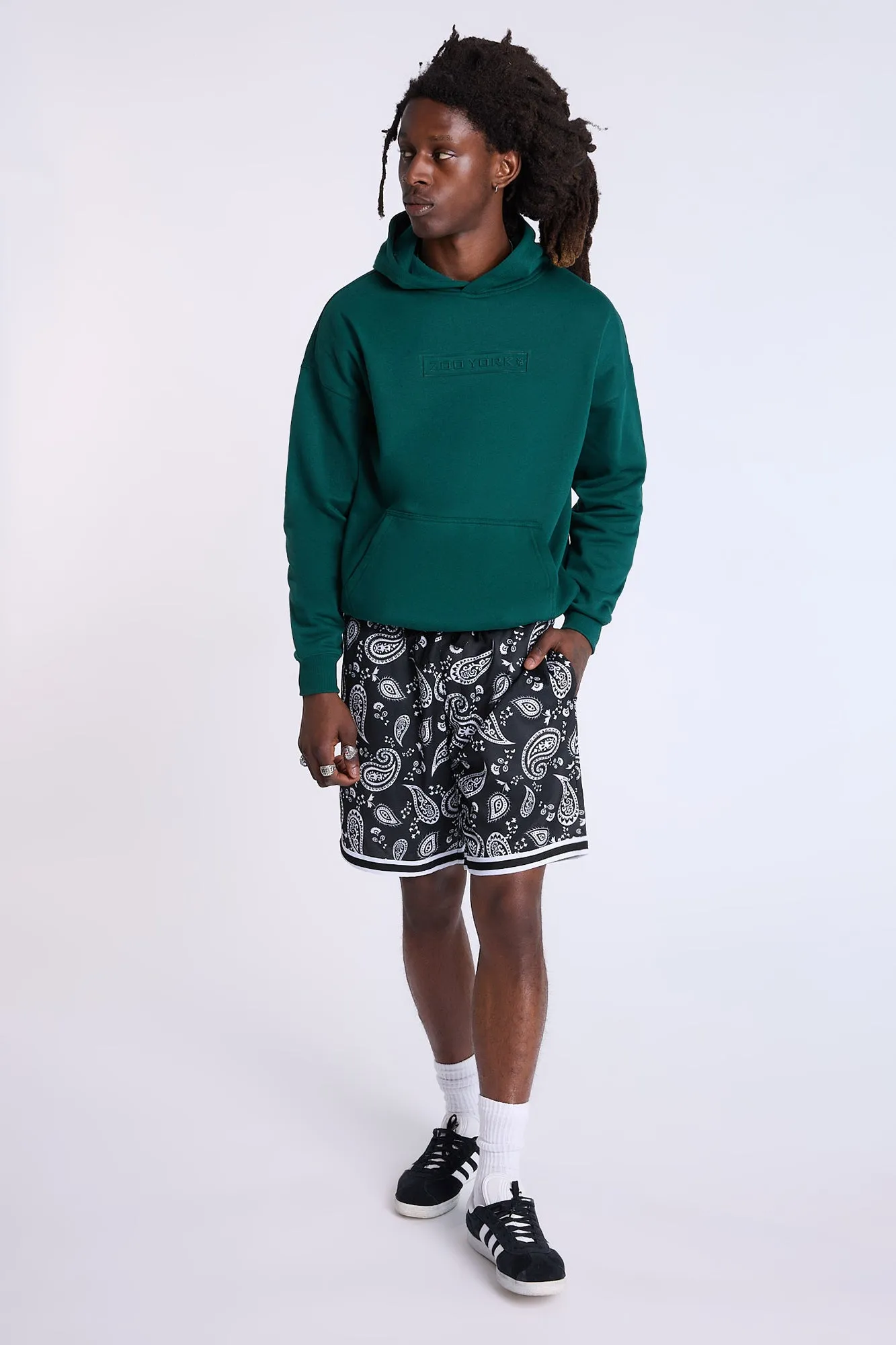 Arsenic Mens Allover Bandana Print Fleece Shorts