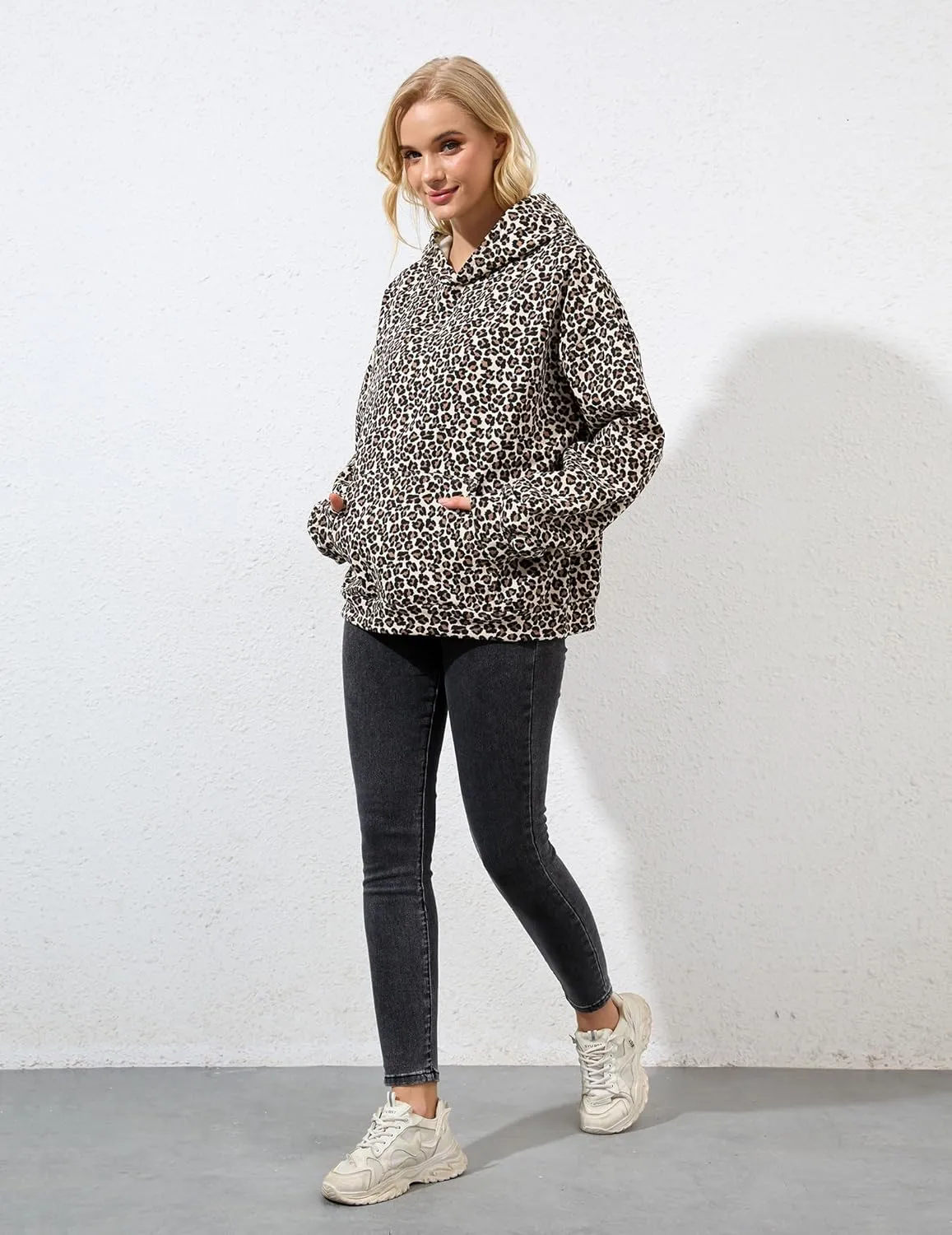 Womens Camo Hoodies Maple Leaf Print Oversized Hooded Pullover Shirt Fleece Long Sleeve Camo Sweatshirt With Pocket