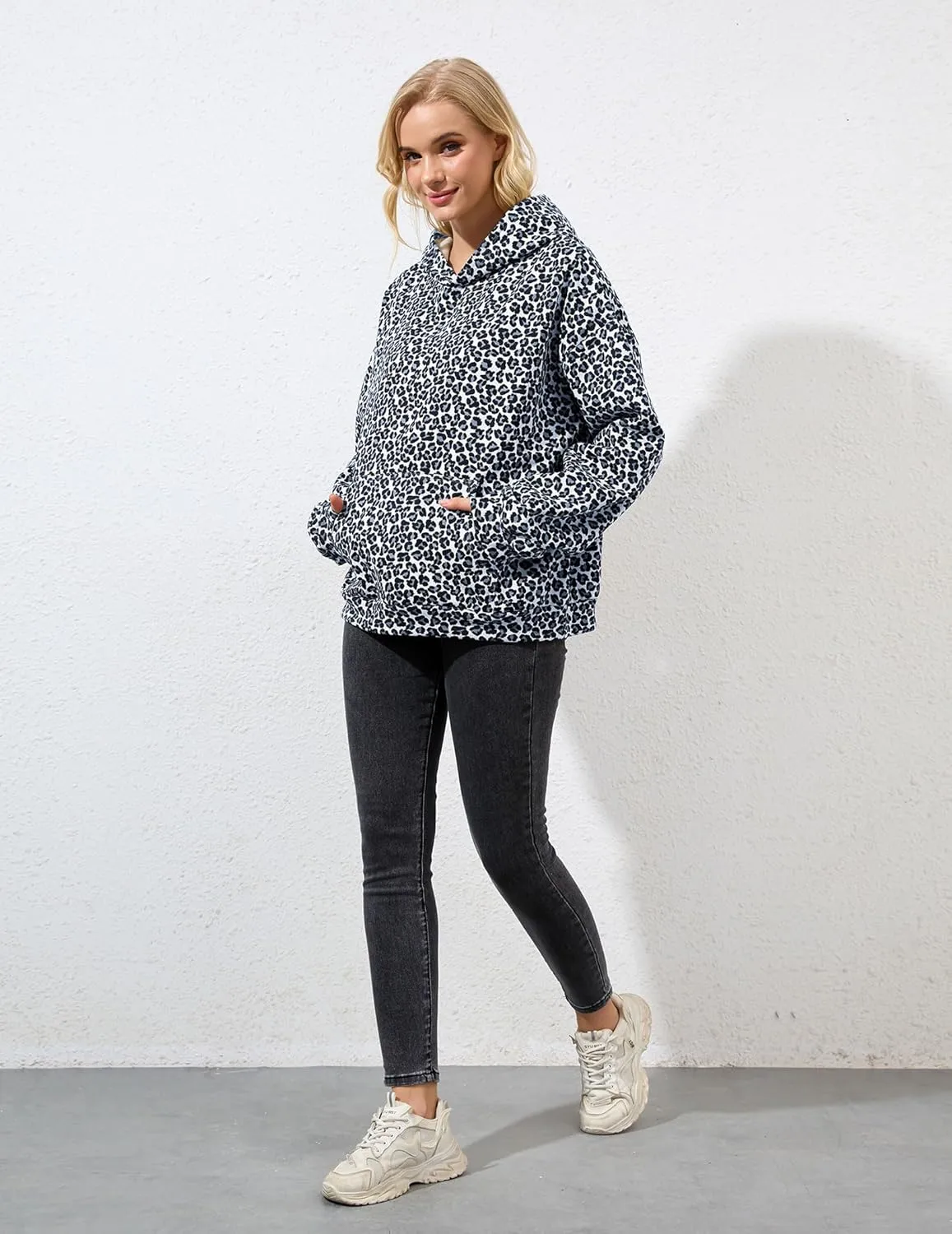 Womens Camo Hoodies Maple Leaf Print Oversized Hooded Pullover Shirt Fleece Long Sleeve Camo Sweatshirt With Pocket